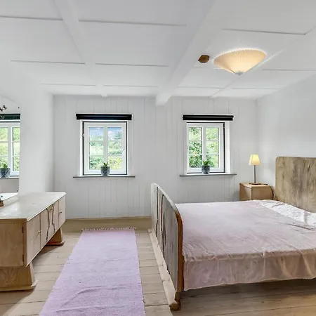 Feriehus 3 Bedroom Pet Friendly In *