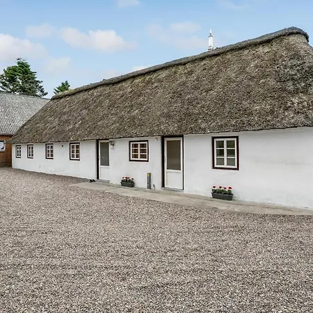 3 Bedroom Pet Friendly In