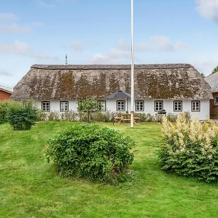 3 Bedroom Pet Friendly In