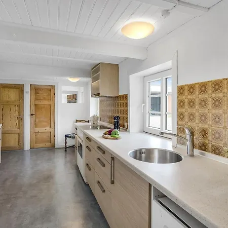 3 Bedroom Pet Friendly In *